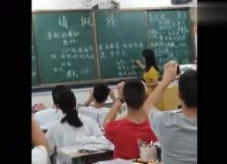 大叔吃瓜聊娱乐